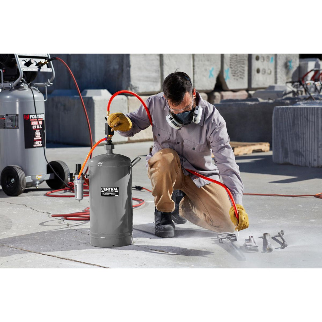 40 lb. Pressurized Soda Blaster Y241