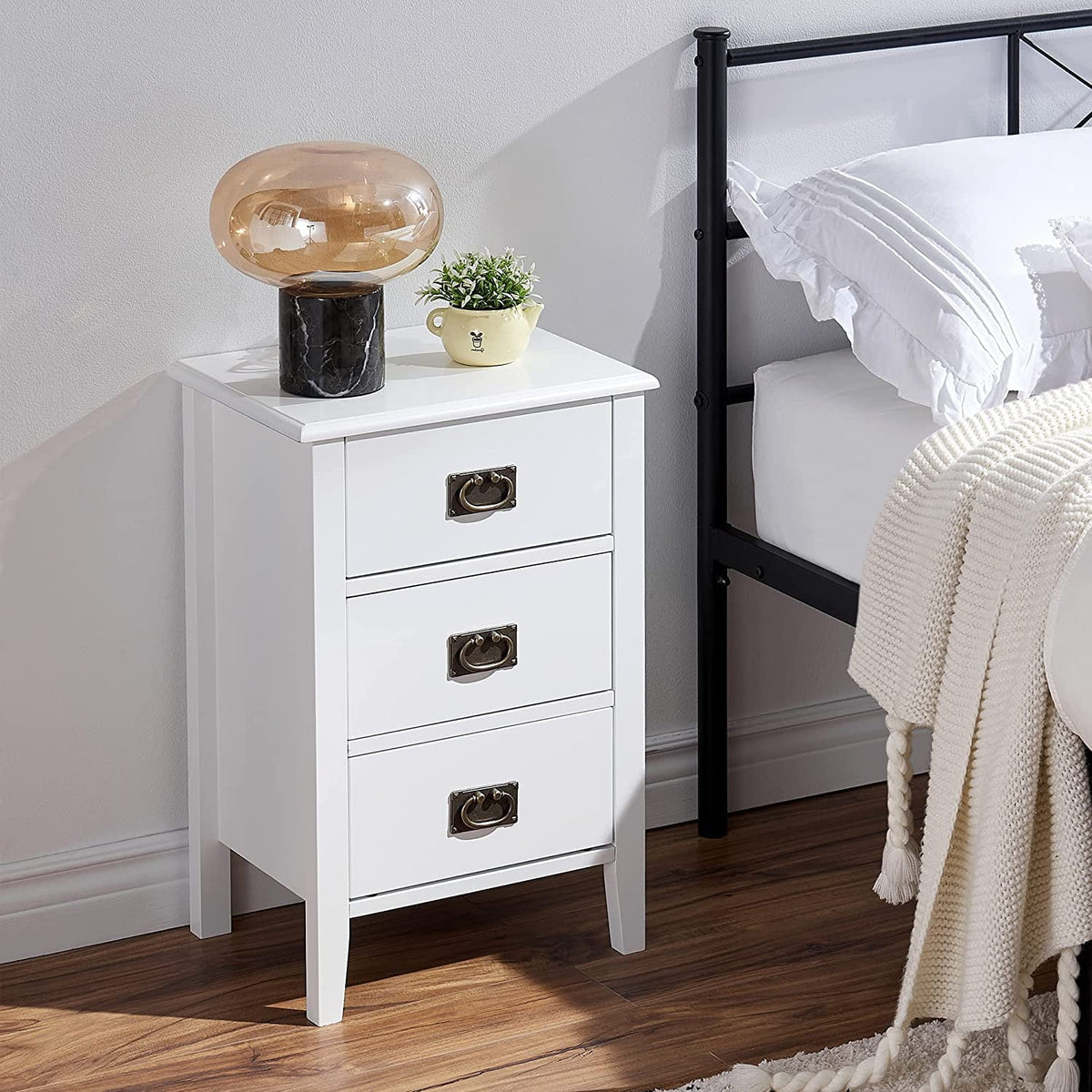 White 3 Drawer Nightstand with Solid Wood Legs C807