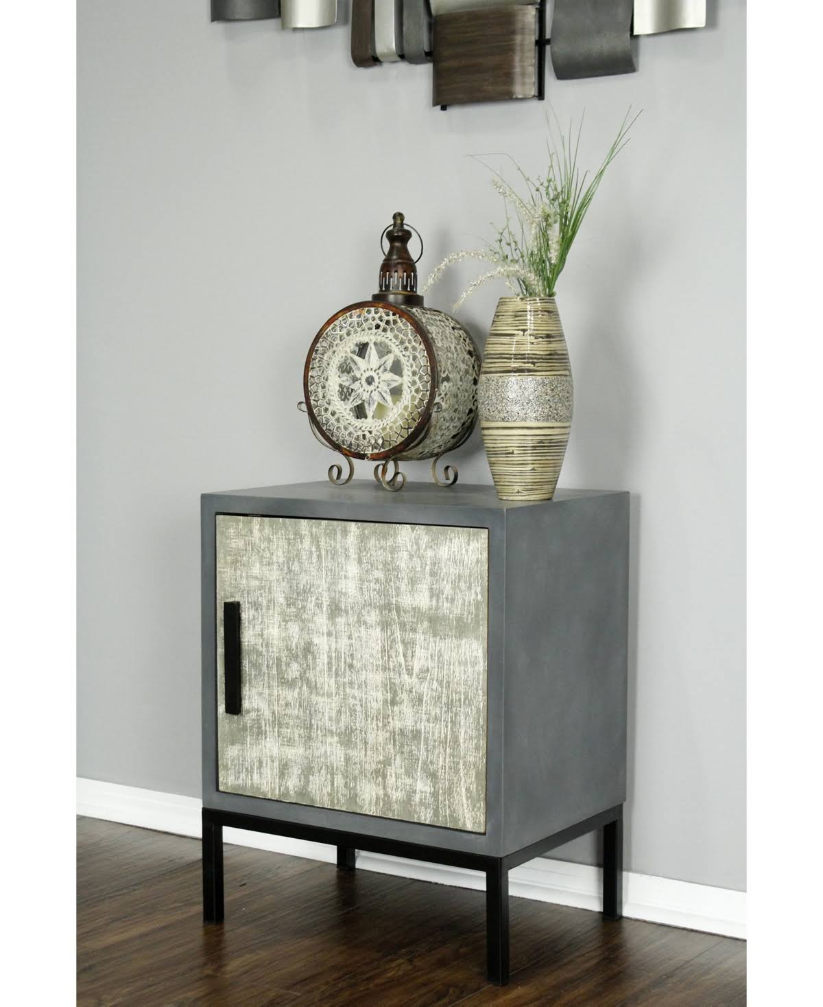 Single Door Accent Cabinet Y878