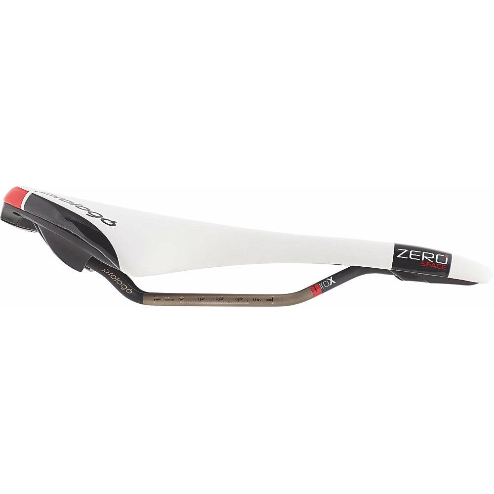 White / Black Saddle U564