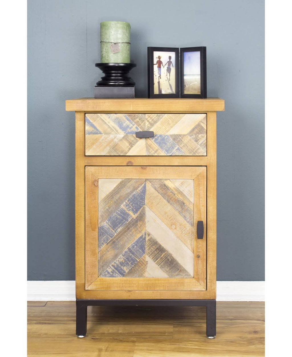 1 Drawer 1 Door Accent Cabinet T57582