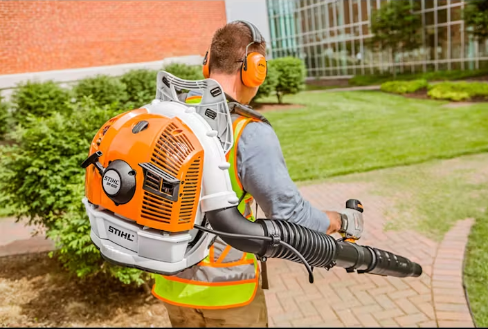Gas Backpack Leaf Blower L1853