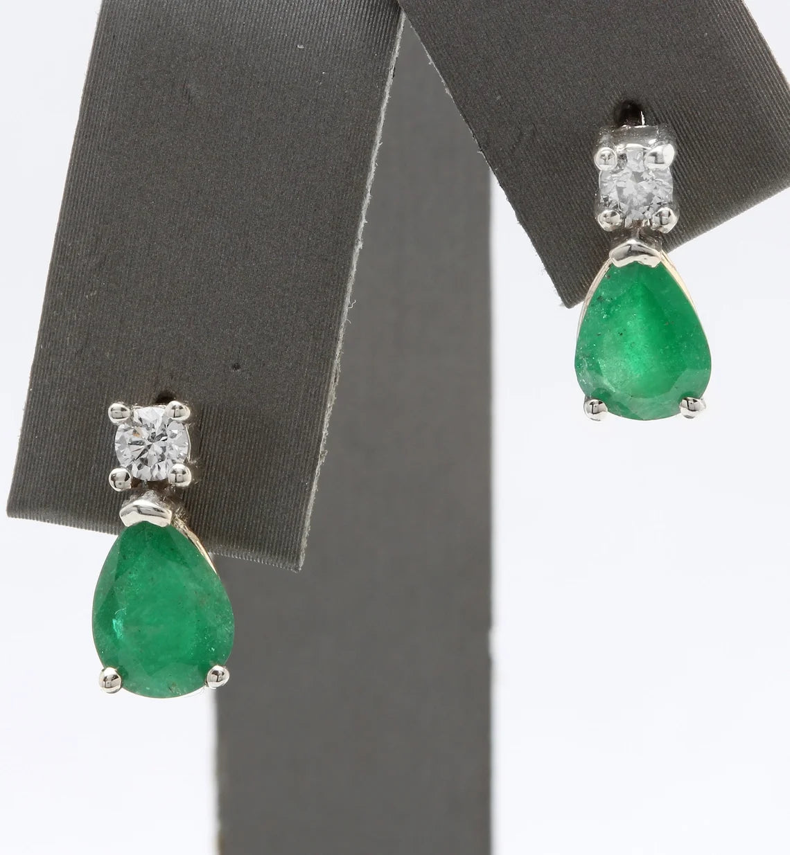 14K Solid White Gold Stud Earrings with Natural Emerald and Diamond N8969